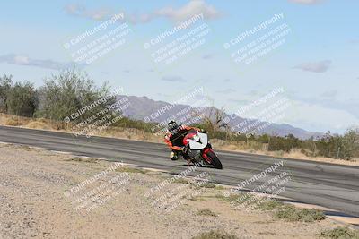 media/Nov-16-2025-Race Pace (Sun) [[8c5fa54630]]/Non Verified Riders (1st 20 Minutes)/3-Turn 3 Inside (11am)/